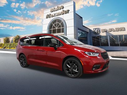 New 2026 Chrysler Pacifica Limited