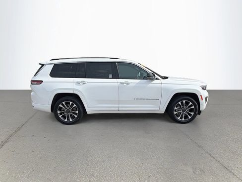 Used 2021 Jeep Grand Cherokee L Overland w/ Luxury Tech Group IV image 2