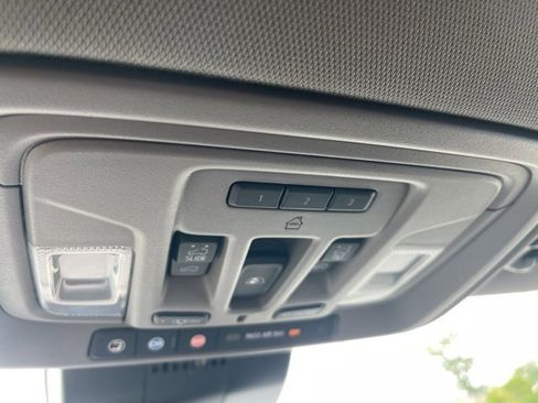 Used 2022 Chevrolet Silverado 1500 LTZ w/ LTZ Premium Package image 31