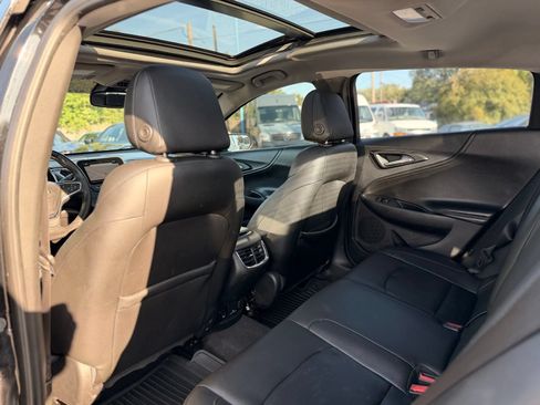 Used 2017 Chevrolet Malibu LT w/ Leather Package FWD image 16