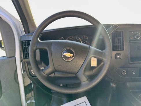 Used 2015 Chevrolet Express 3500 Extended image 13