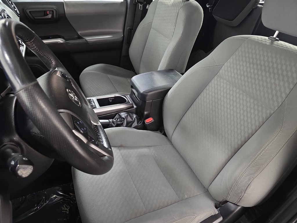 Used 2021 Toyota Tacoma SR5 RWD image 5