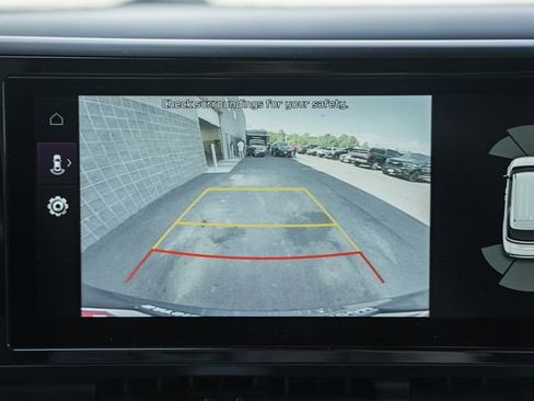 Used 2024 Kia Carnival EX FWD image 48