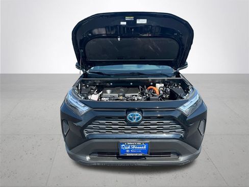 Used 2023 Toyota RAV4 XLE AWD/4WD image 4