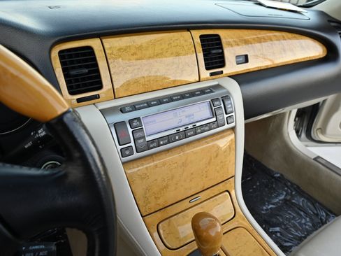 Used 2004 Lexus SC 430 Convertible image 23