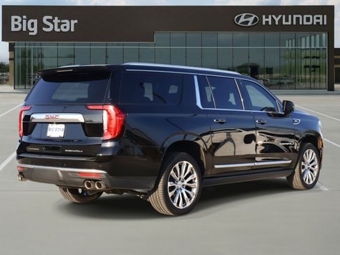 Used 2023 GMC Yukon XL Denali image 4