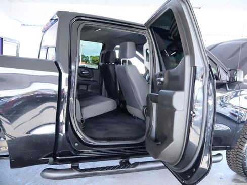 Used 2019 Chevrolet Silverado 1500 Custom w/ Custom Convenience Package AWD/4WD image 31