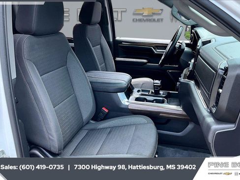 Used 2023 Chevrolet Silverado 1500 LT Trail Boss w/ Protection Package AWD/4WD image 7