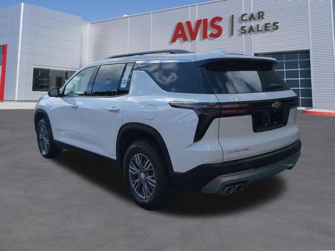 Used 2026 Chevrolet Traverse LT w/ Driver Confidence Package FWD image 7