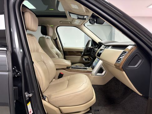 Used 2019 Land Rover Range Rover HSE image 10