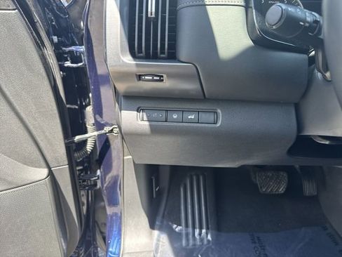 Used 2023 Nissan Pathfinder SL FWD image 26