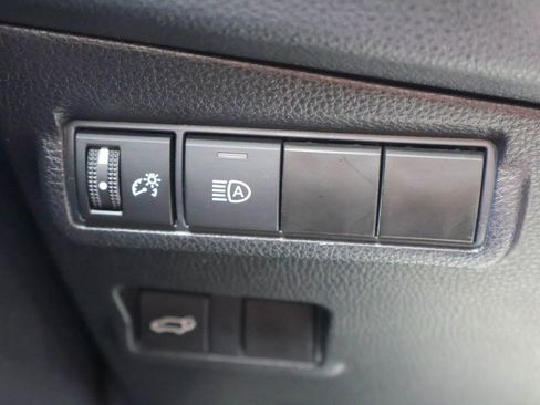 Used 2024 Toyota Corolla Cross XLE w/ Convenience Package FWD image 19