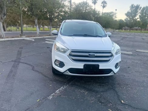 Used 2017 Ford Escape SE FWD image 5