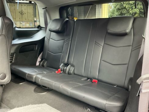 Used 2017 Cadillac Escalade Premium Luxury image 29