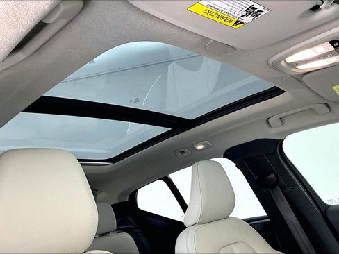 Used 2023 Volvo XC40 B5 Plus w/ Protection Package Premier image 22