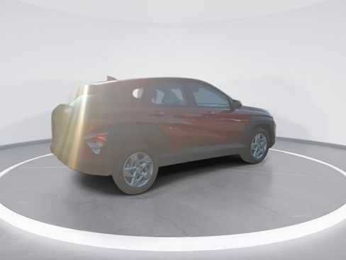 Certified 2025 Hyundai Kona SE FWD image 8