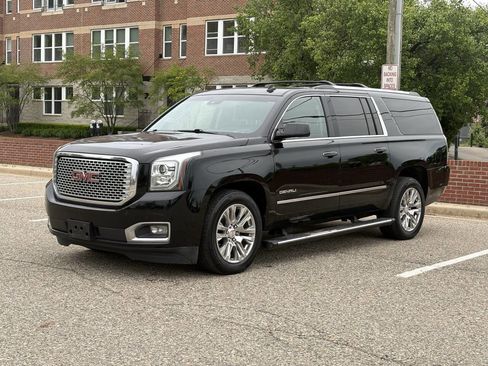 Used 2015 GMC Yukon XL Denali w/ Touring Package AWD/4WD image 1
