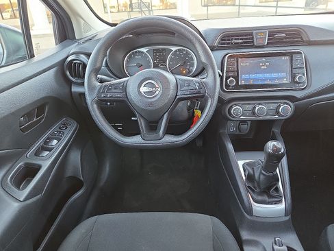 Used 2024 Nissan Versa S FWD image 9