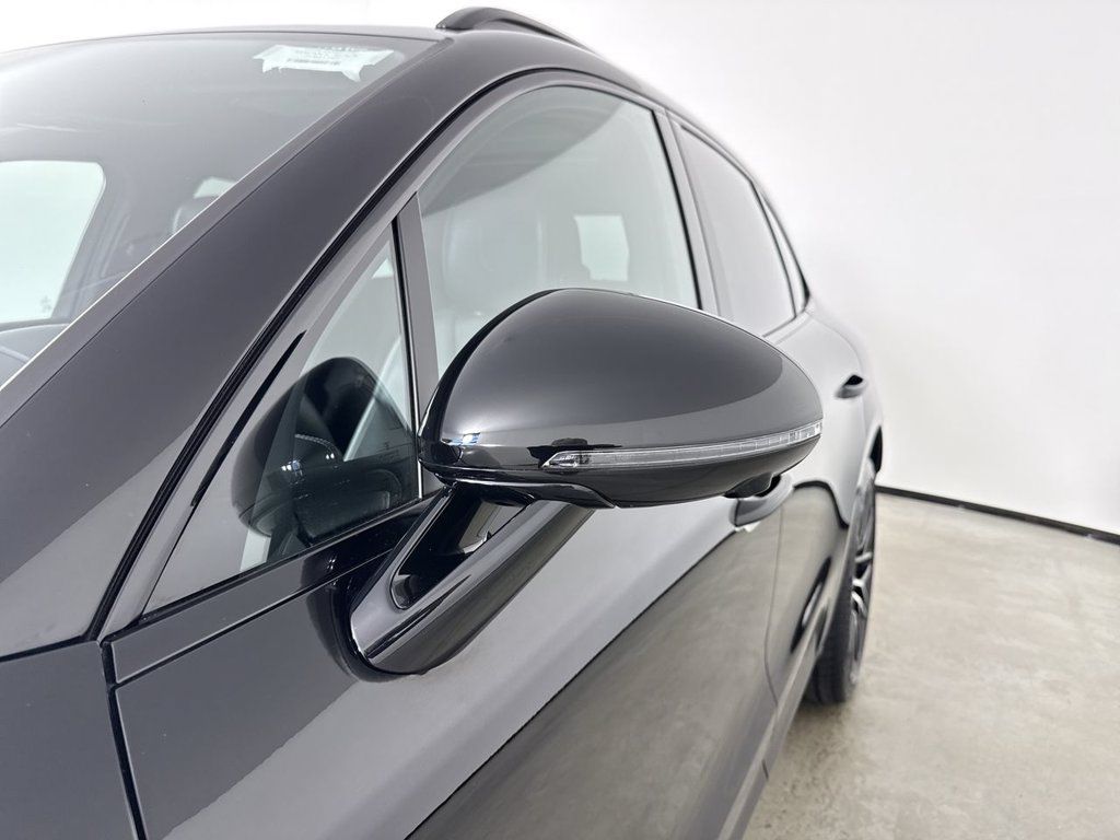 Certified 2026 Porsche Macan S AWD/4WD image 12