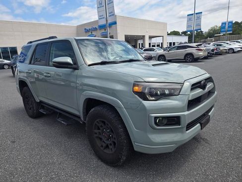 Used 2022 Toyota 4Runner TRD Sport w/ Technology Package AWD/4WD image 3