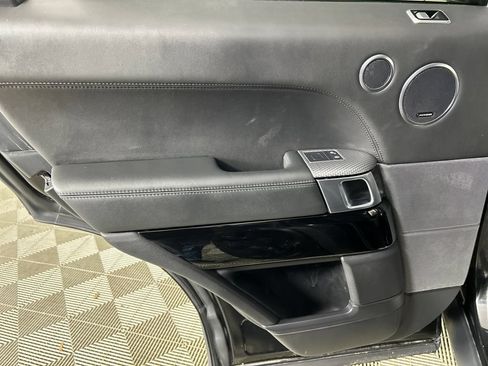 Used 2019 Land Rover Range Rover Sport Supercharged AWD/4WD image 15