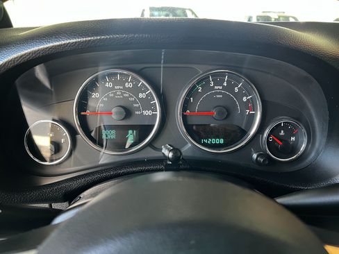 Used 2013 Jeep Wrangler Unlimited Sport AWD/4WD image 14