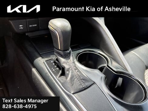 Used 2019 Toyota Camry SE FWD image 26