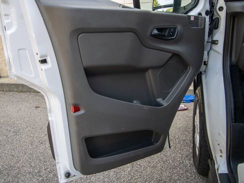 Used 2020 Ford Transit 250 Low Roof RWD image 10