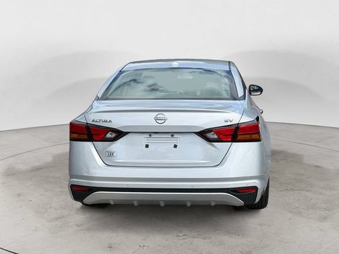 Used 2024 Nissan Altima 2.5 SV FWD image 4