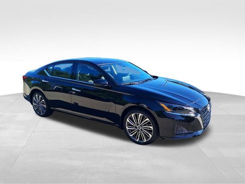New 2025 Nissan Altima 2.5 SL image 8