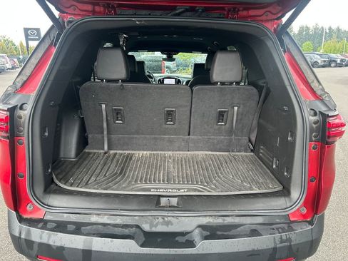 Used 2023 Chevrolet Traverse RS FWD image 34