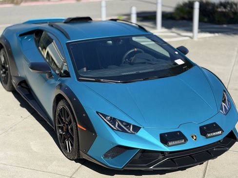 Used 2024 Lamborghini Huracan Sterrato image 11