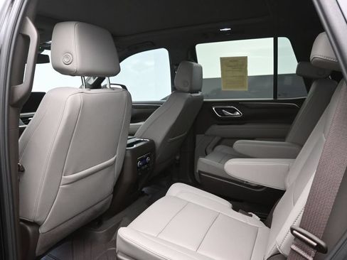 Used 2024 Chevrolet Tahoe Z71 w/ Luxury Package AWD/4WD image 25