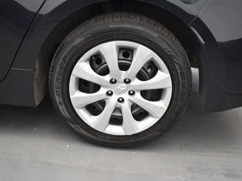 Used 2025 Toyota Corolla LE image 34