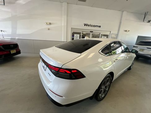 Used 2023 Honda Accord EX-L image 6