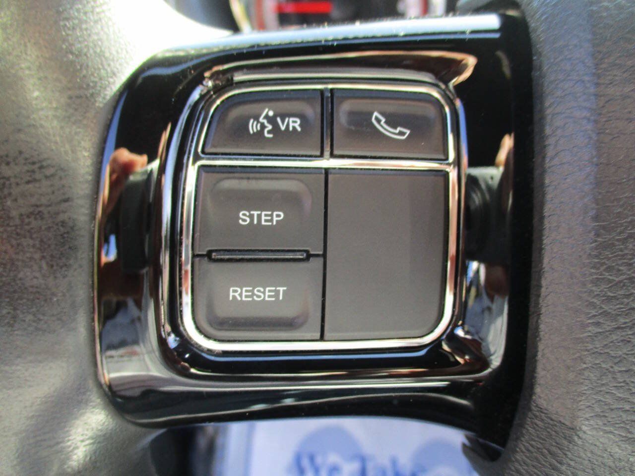 Used 2018 Dodge Grand Caravan SXT w/ Driver Convenience Group FWD image 14