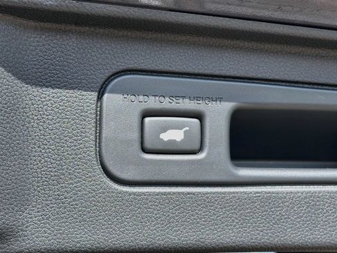 Used 2025 Honda Pilot EX-L image 32