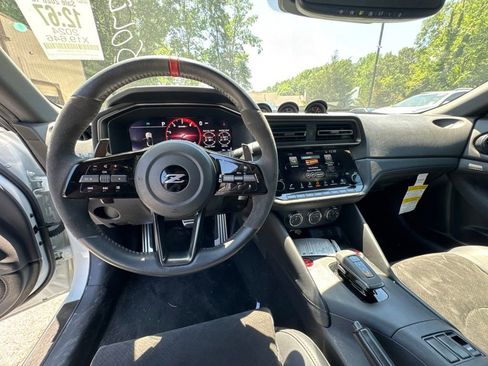 Used 2024 Nissan Z NISMO w/ Floor Mat Package RWD image 11