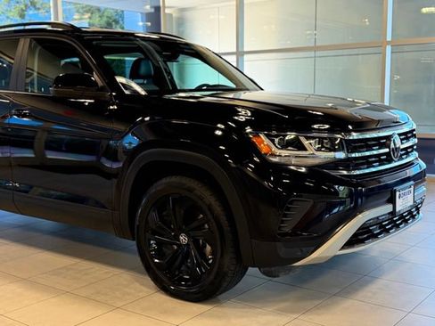 Used 2023 Volkswagen Atlas SE w/ Black Wheel Package FWD image 5