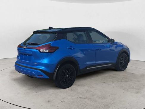Used 2023 Nissan Kicks SR w/ SR Premium Package FWD image 5