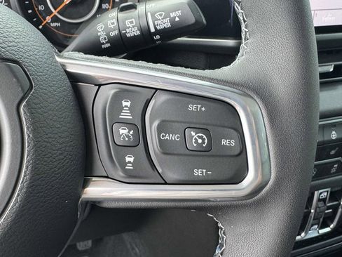 New 2025 Jeep Wrangler Unlimited Sahara w/ Technology Group AWD/4WD image 24