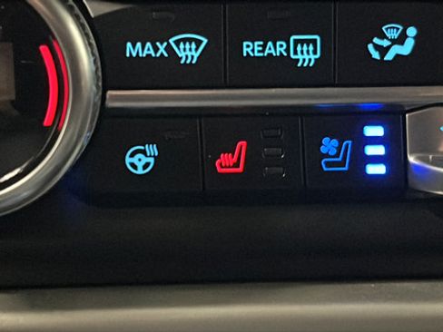Used 2024 Ford Expedition Max XLT AWD/4WD image 35