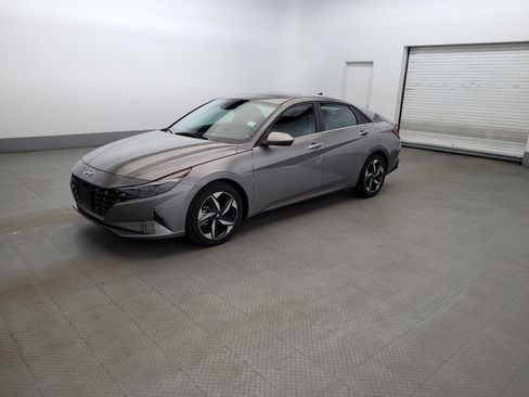 Used 2023 Hyundai Elantra Limited FWD image 2