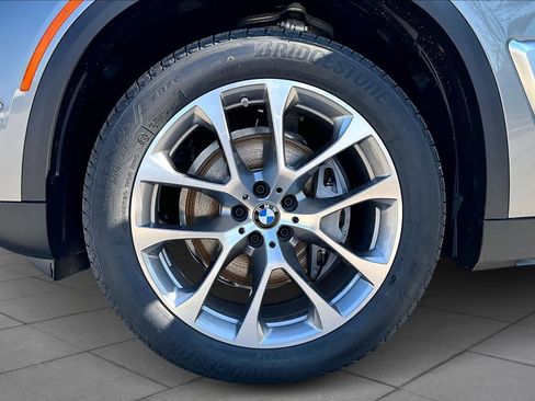 New 2026 BMW X5 xDrive40i w/ Premium Package AWD/4WD image 11