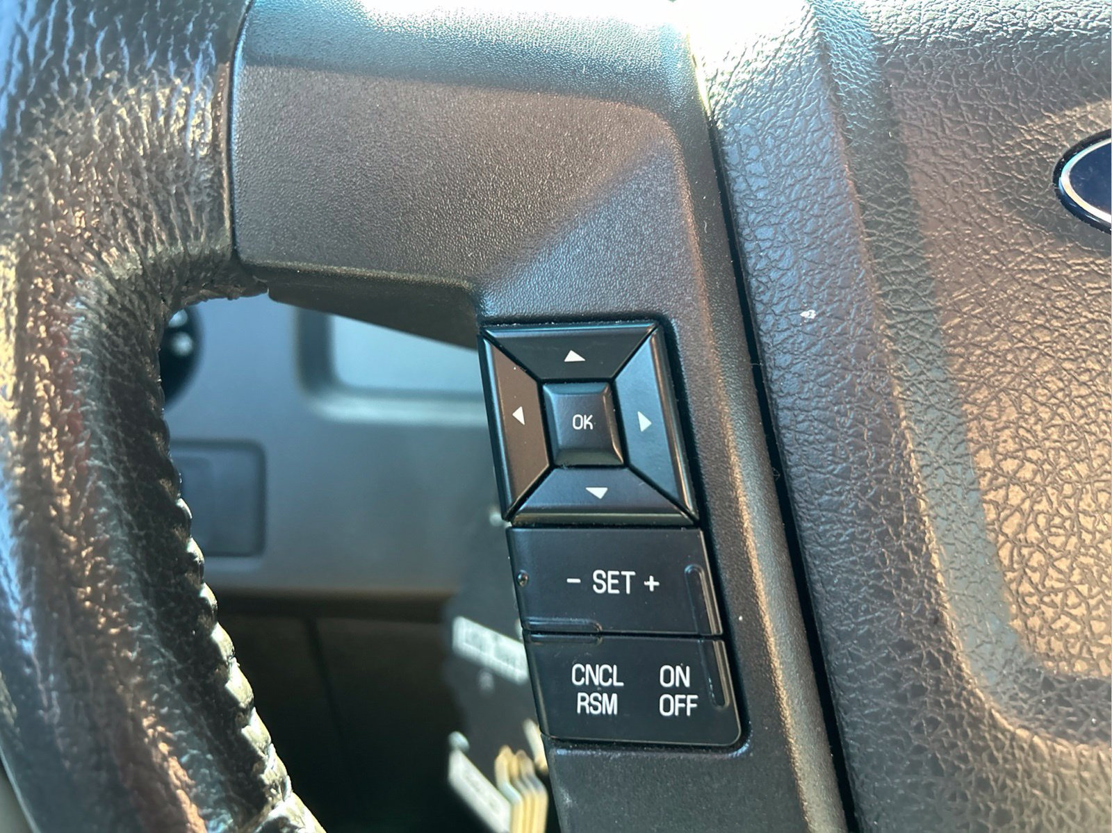 Used 2014 Ford F150 XLT w/ Equipment Group 302A Luxury AWD/4WD image 14