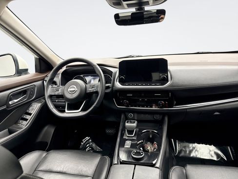 Used 2023 Nissan Rogue SL w/ SL Premium Package image 12