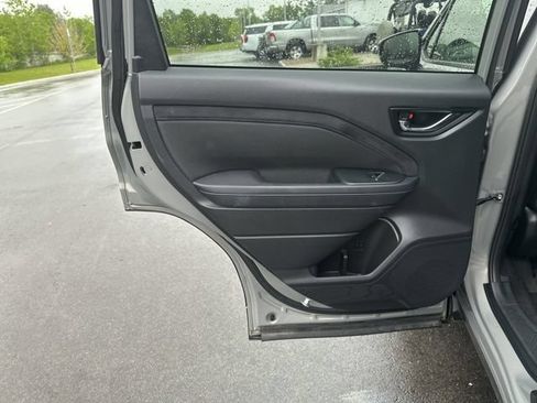 Used 2025 Subaru Forester Limited AWD/4WD image 16