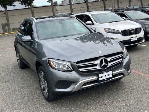 Used 2017 Mercedes-Benz GLC 300 4MATIC image 5