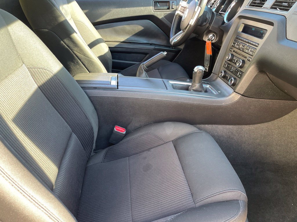 Used 2014 Ford Mustang Coupe RWD image 19