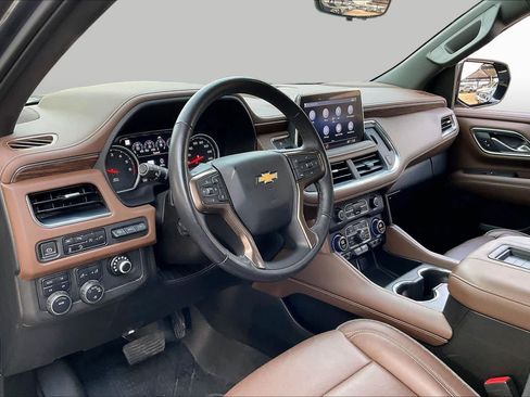 Used 2021 Chevrolet Tahoe High Country w/ Premium Package 2 AWD/4WD image 18